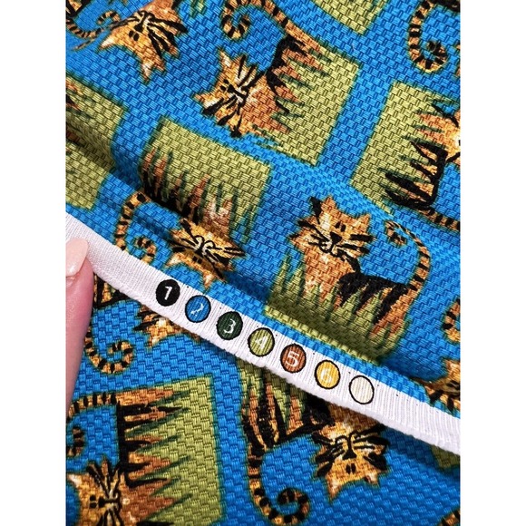 100% Cotton Cat Behind The Bush Fabric Print by the Yard Texturized - Picture 3 of 3